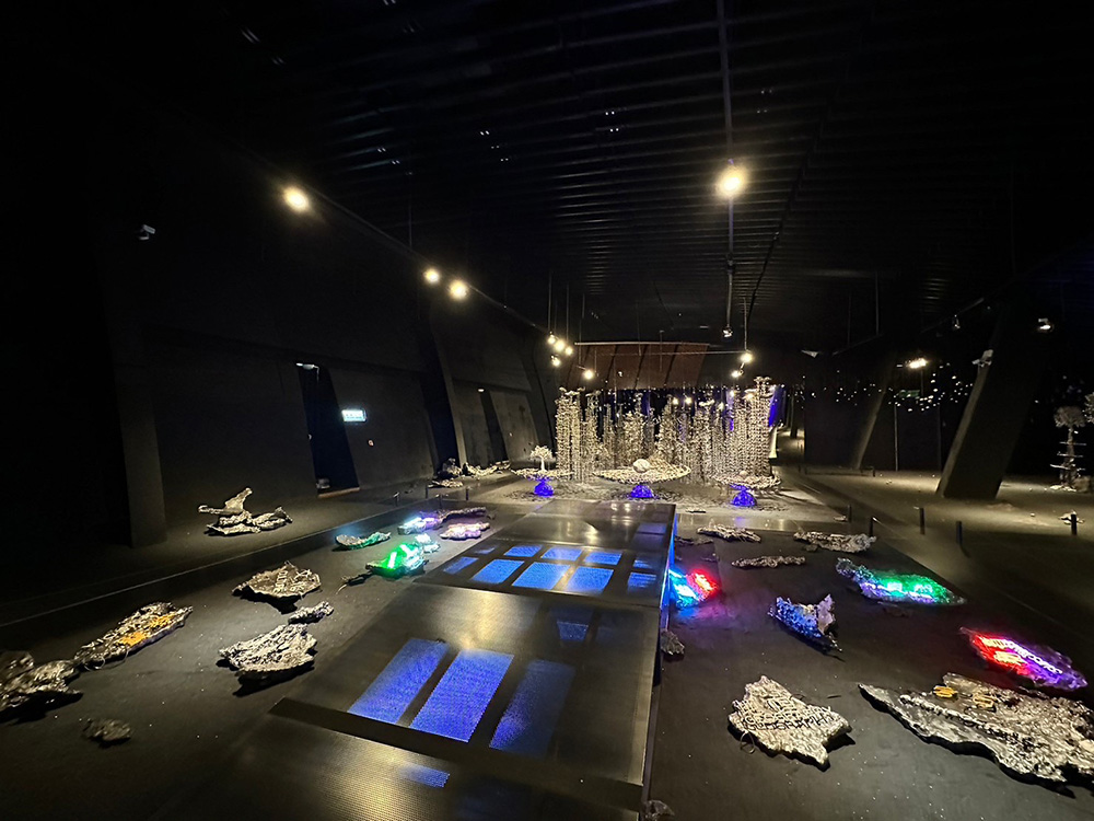 考古與當代冶煉：劉柏村創作展」，新北市十三行博物館，第一特展廳，2022 年。